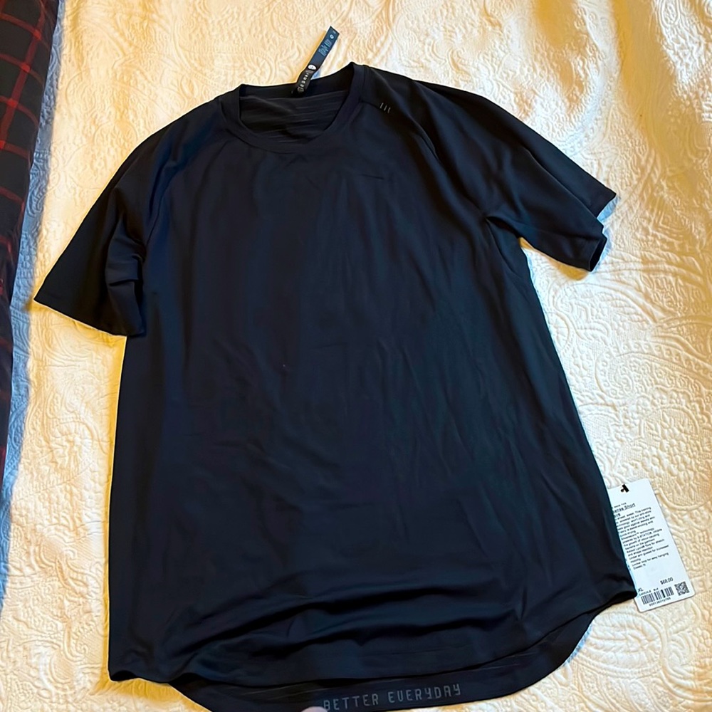 Men’s Lululemon tee shirt size xl